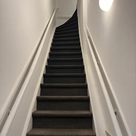 九街住宿加早餐旅馆