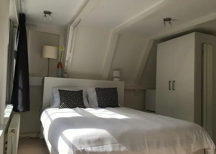 Nine Streets Couette-café